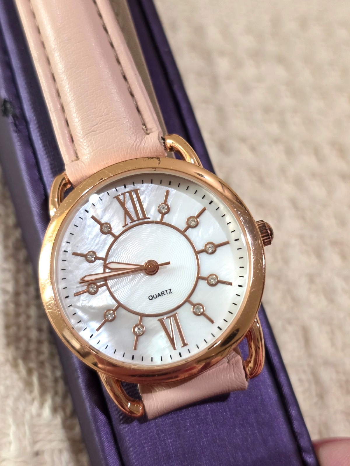 Rose Gold Bezel MOP Face Crystal Hour Marks Easy to Read Women’s Watch Runs Well