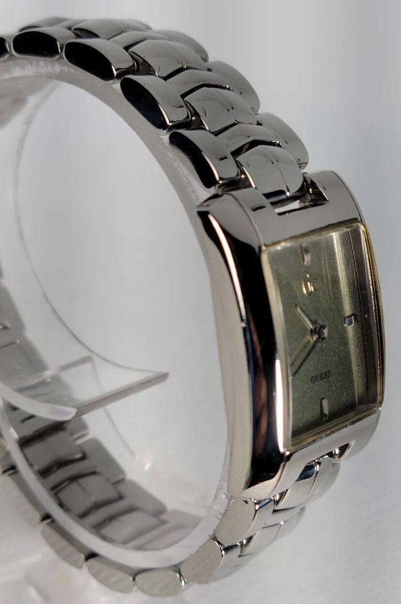 GUESS COLLECTION Women’s Stainless St Water Resistan 30M Silver Green Dial 20×29