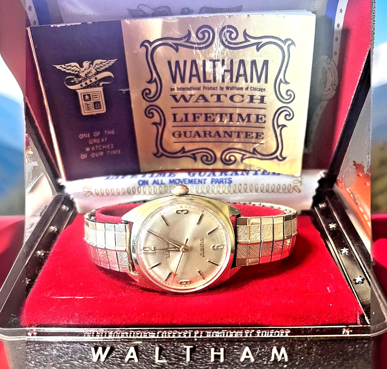 Rare Vintage Swiss Waltham Red Arrow Men’s 17J Mechanical Watch Serviced+BoxBrac