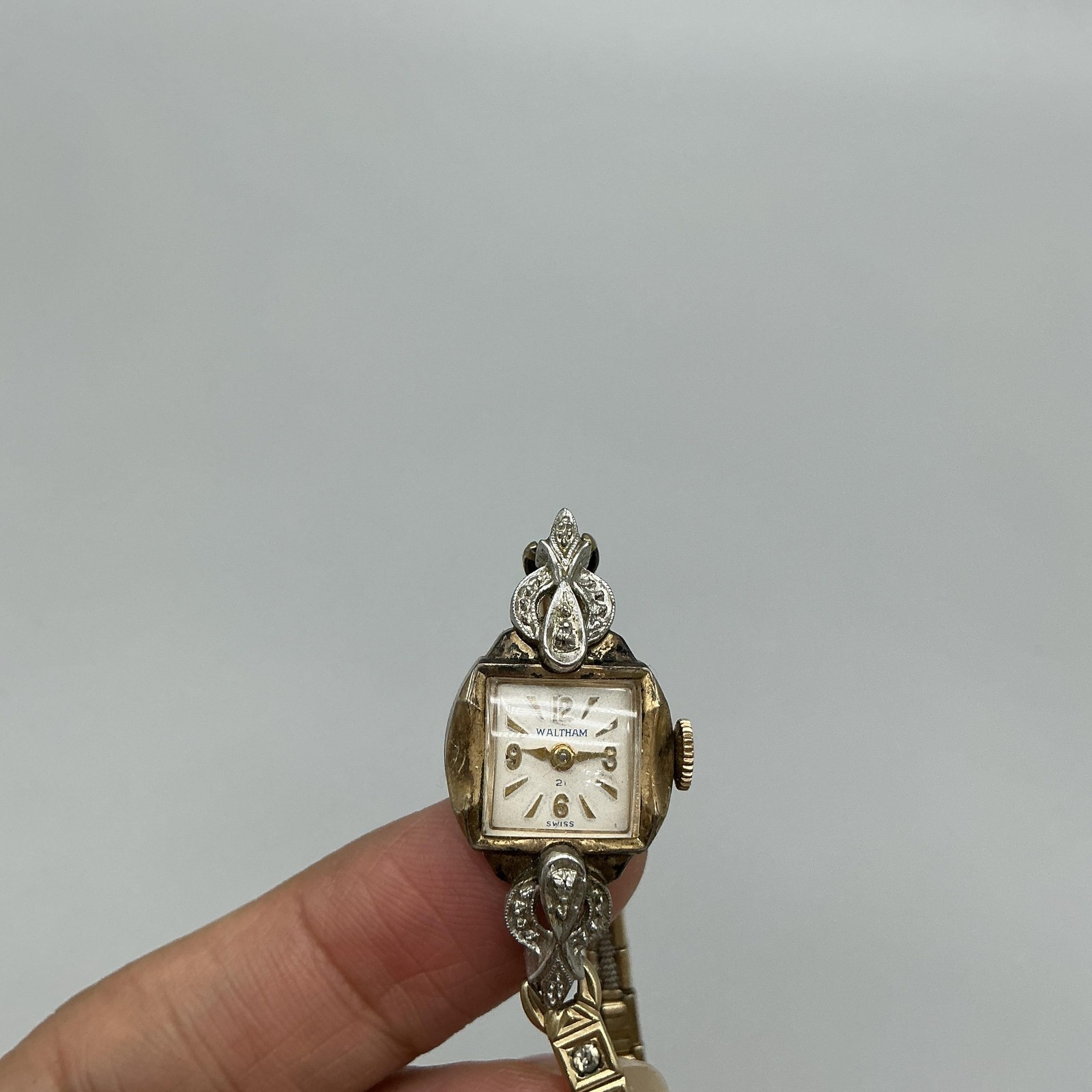 Vintage Waltham Womens Watch 16mm 10K Rolled Gold 21j Stretch Band Manual