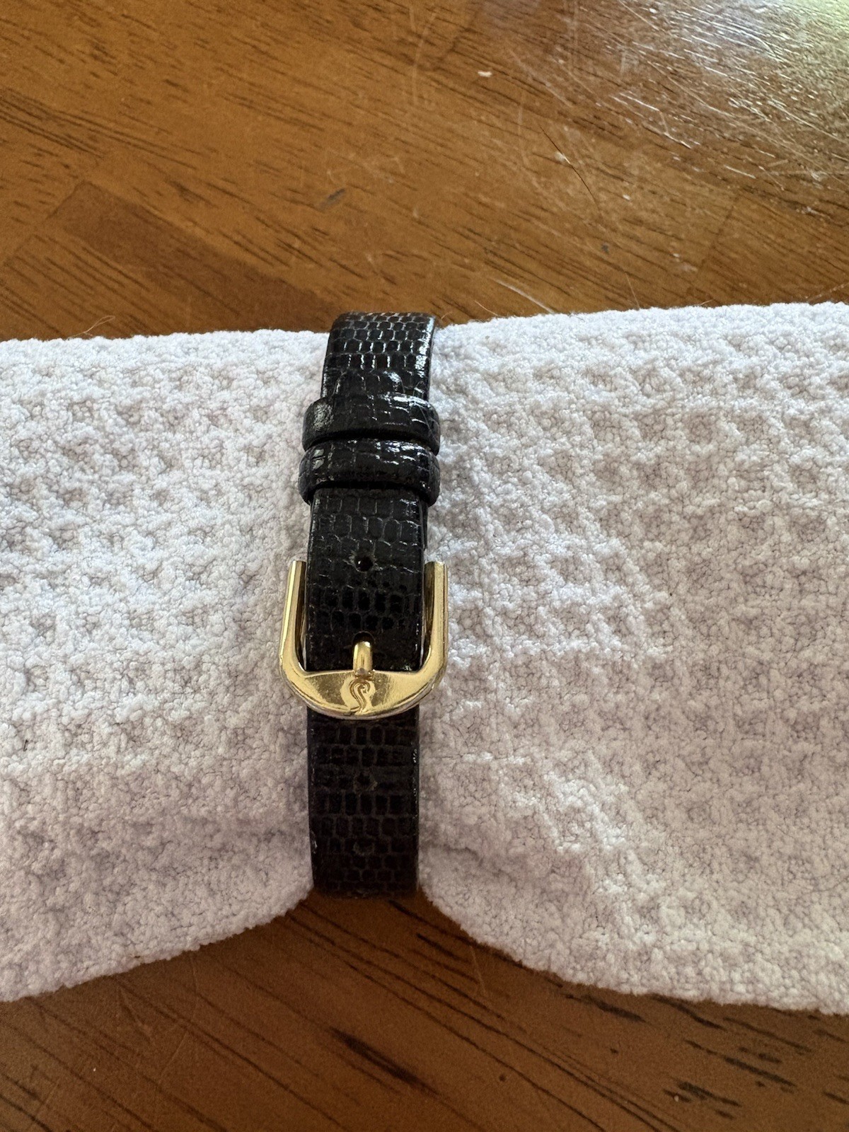 Vintage Iconic Seiko Women’s Tank Watch 18mm Gold Tone Black Leather Band