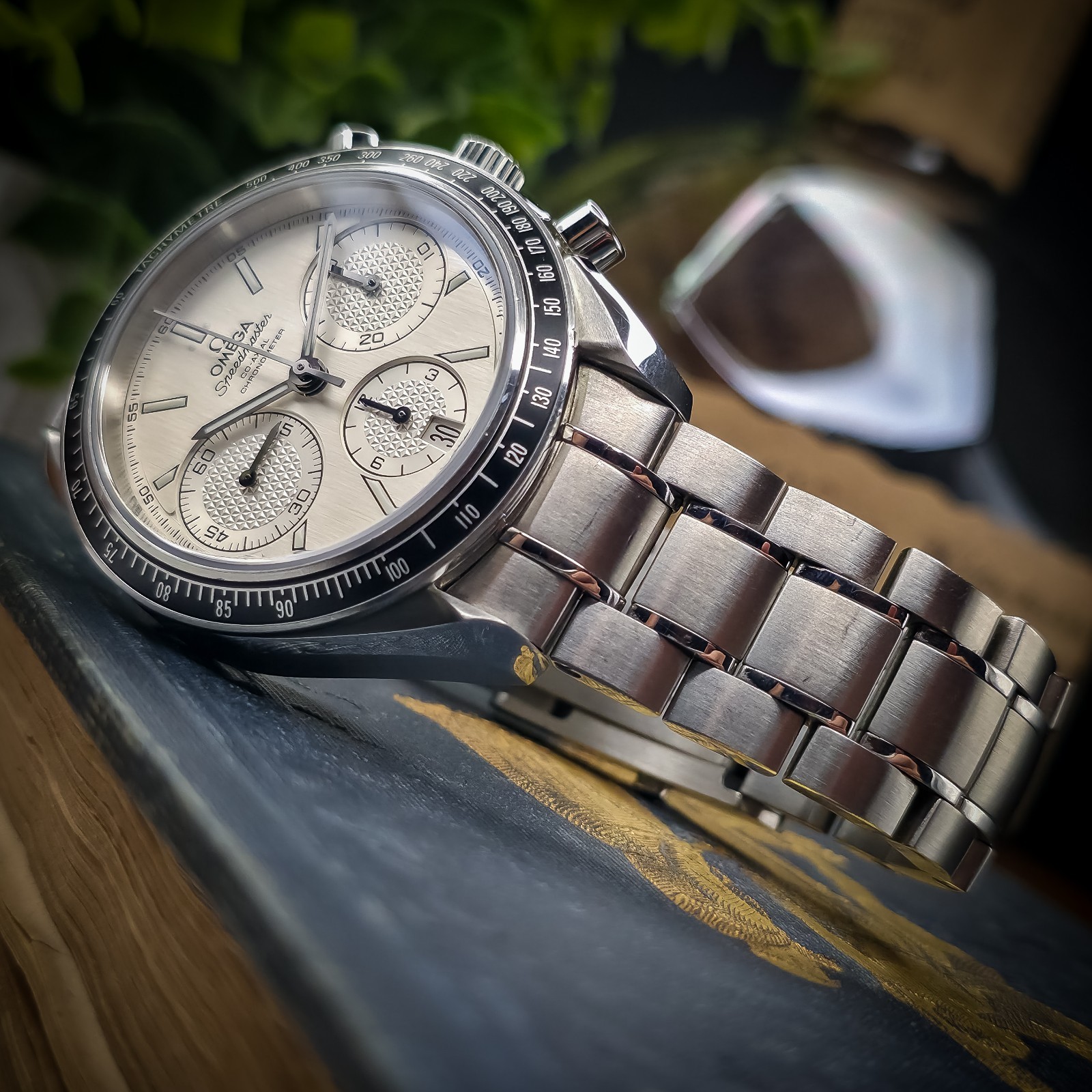 Omega Speedmaster Racing 40mm Silver Chronograph, Full Set, 326.30.40.50.02.001