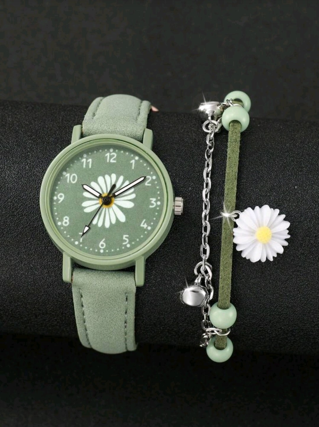 2pcs Women’s Green Daisy Numeric Dial Quartz Watch & Floral Charm Bracelet Set