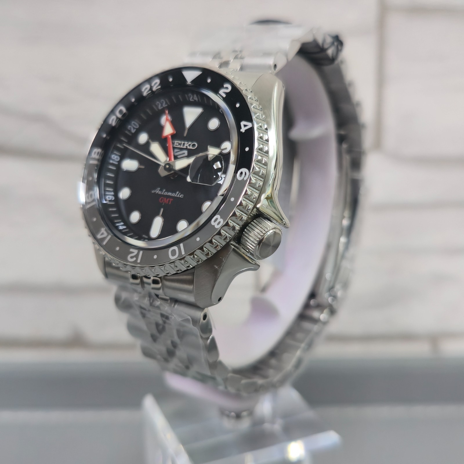 Seiko 5 Sports SSK001K1 Automatic GMT “SKX GMT” Black Dial 42.5mm Men’s Watch