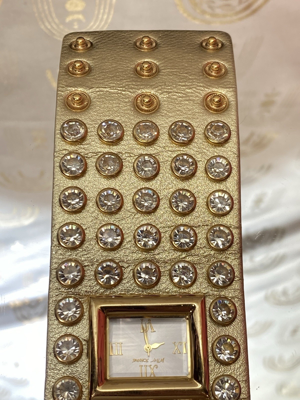 VintageBetsey Johnson Leopard Wrap Leather Cuff Watch Quartz Gold-Tone Roman