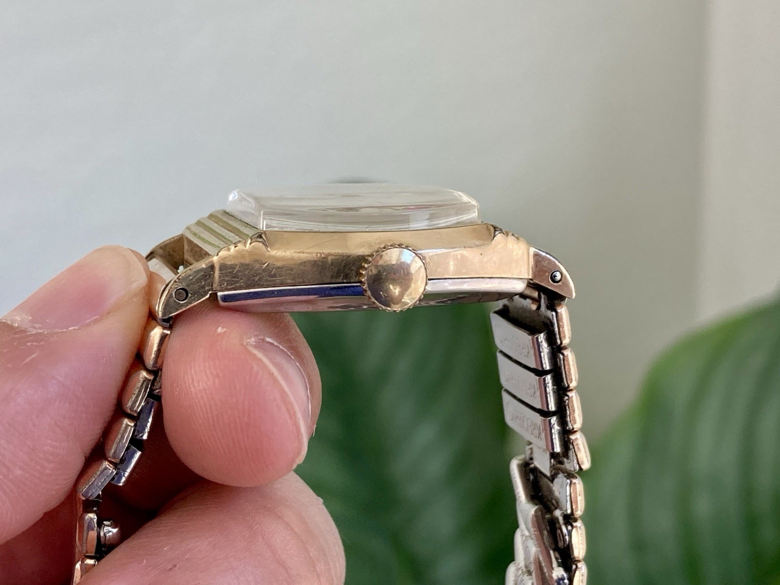 Rare Vintage Benrus Mens Mechanical Wrist Watch Tonneau Gold Shaped Case 1950s