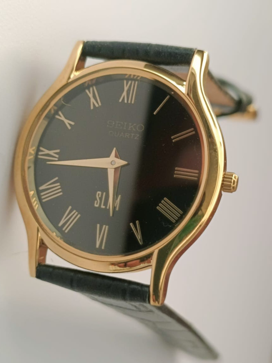 Vintage Seiko Quartz Japan Made Black Dial Men’s Wrist Watch Looking Good