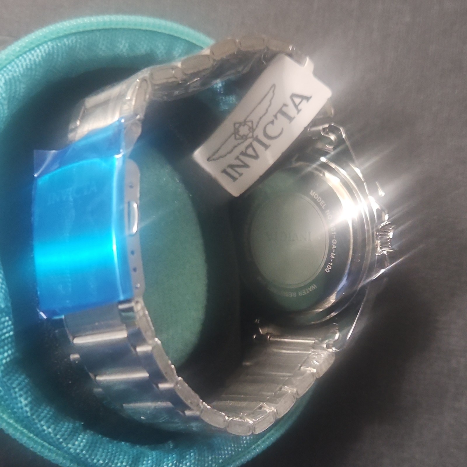Invicta Pro Diver Men’s Quartz Blue Dial 44-47.9mm 100m SS Bracelet Box