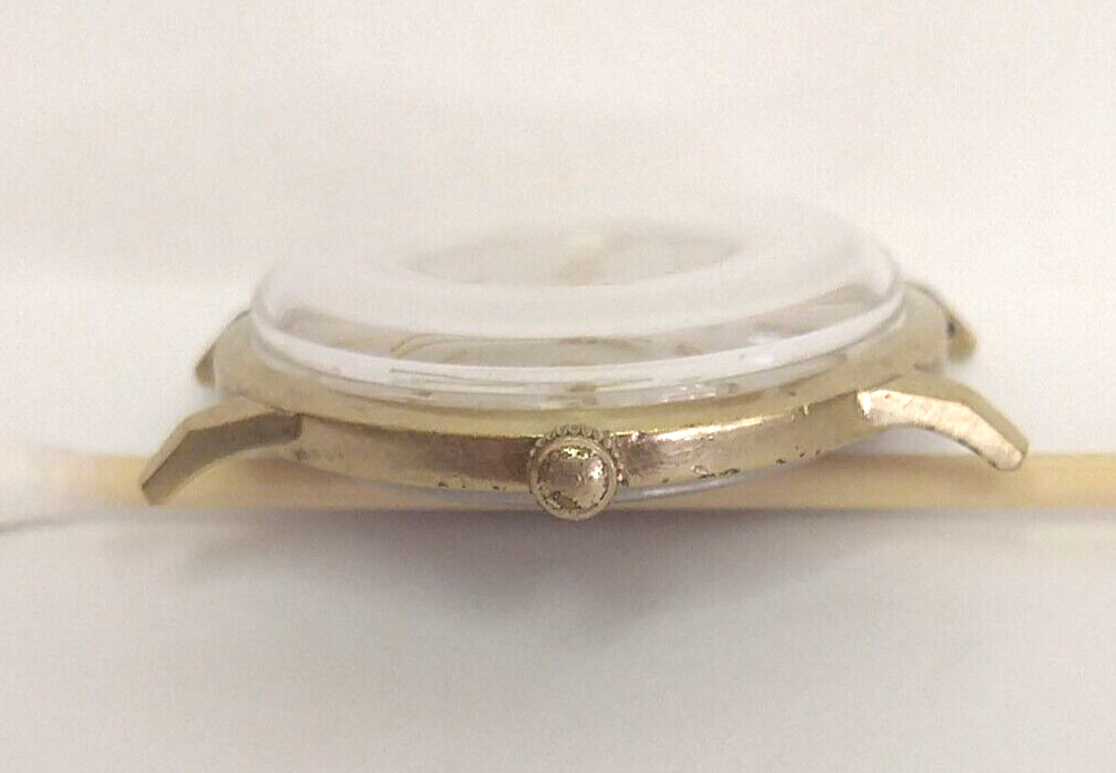 Vintage 33.15mm CROTON 17 Jewel Watch A3RN ST 1686 Movement Linen Dial RUNS WELL