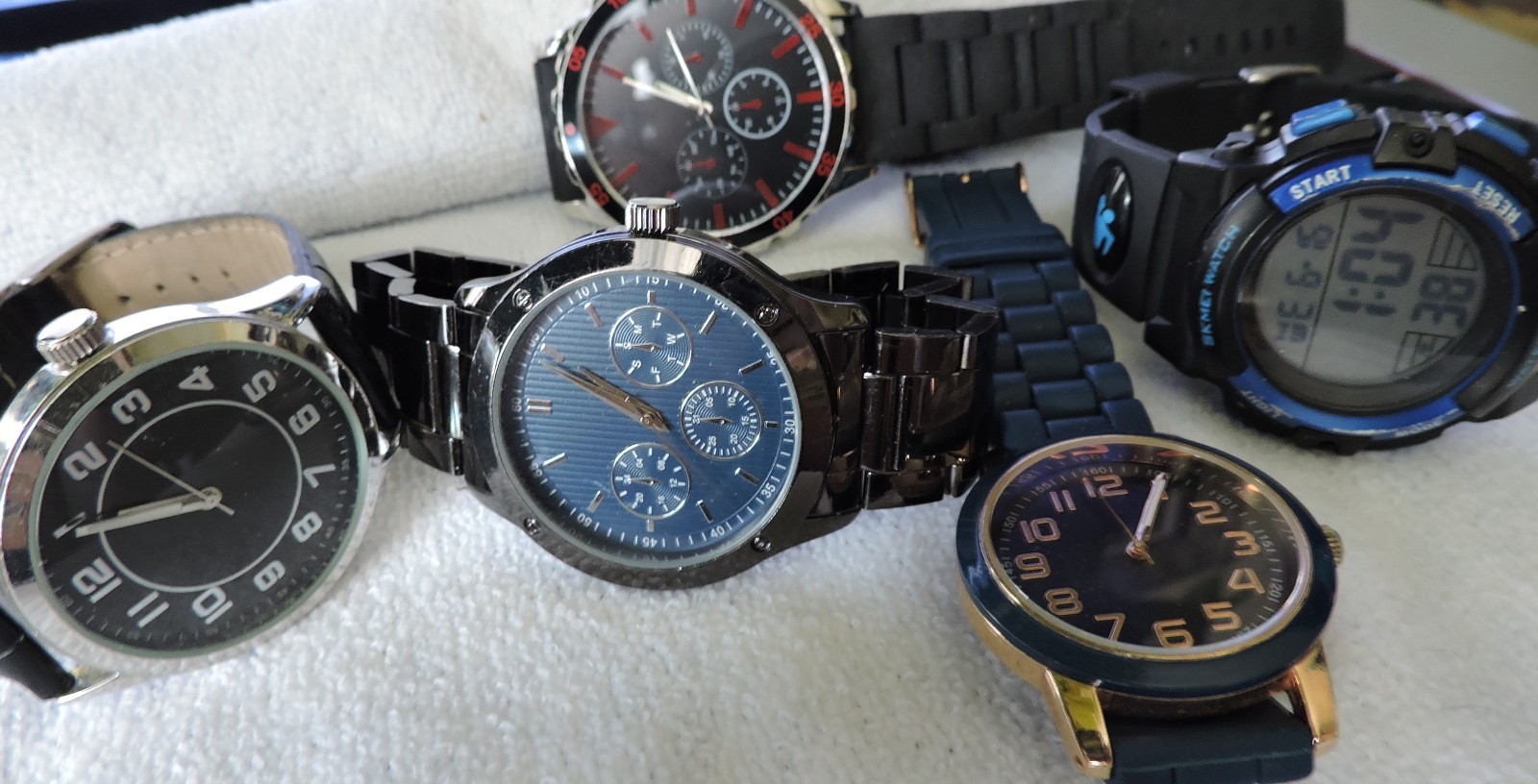 5pc Assorted Mens Watches lot All working condition New batteries