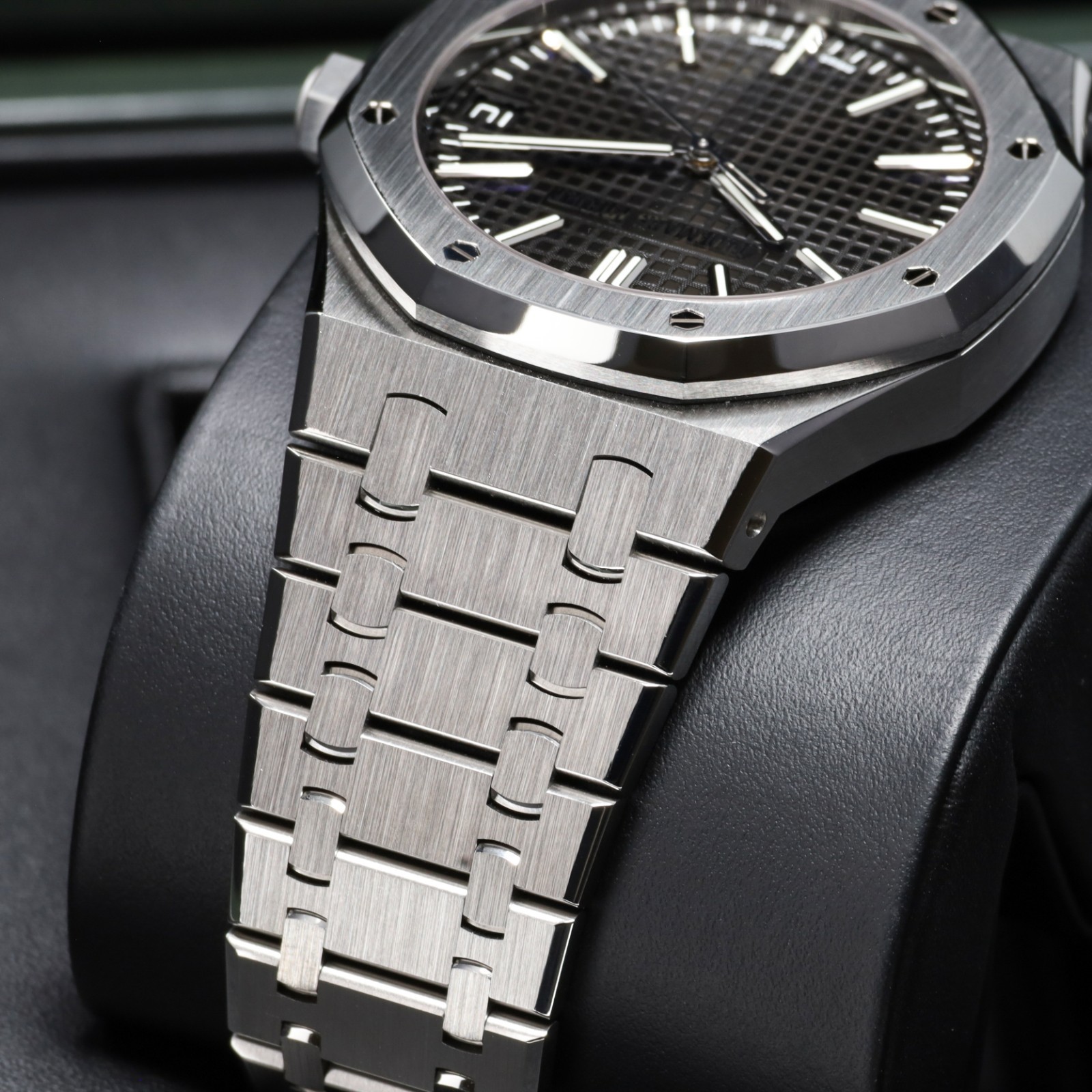 Audemars Piguet Royal Oak 41mm Steel Black Tapisserie Dial Royal Oak 15510ST
