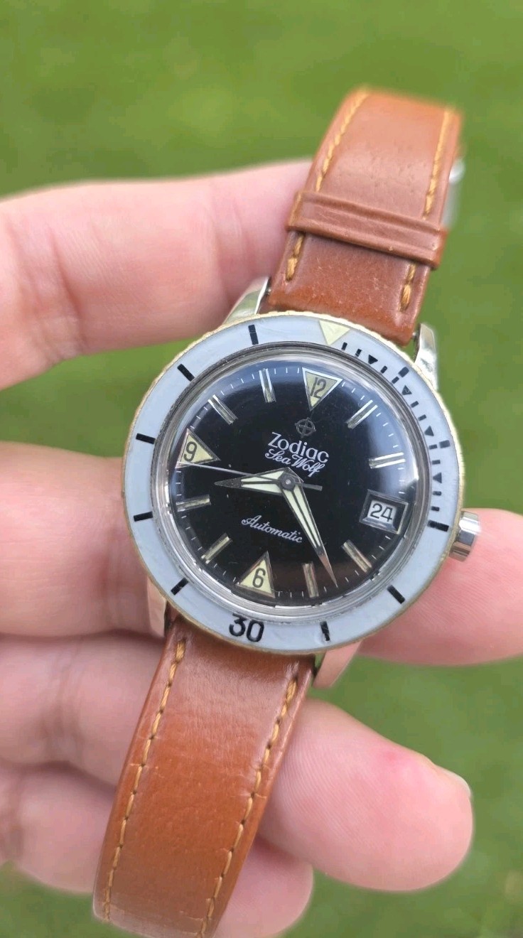 Vintage 1960’s ZODIAC Seawolf Bakelite Bezel Black Dial Automatic Men’s Watch