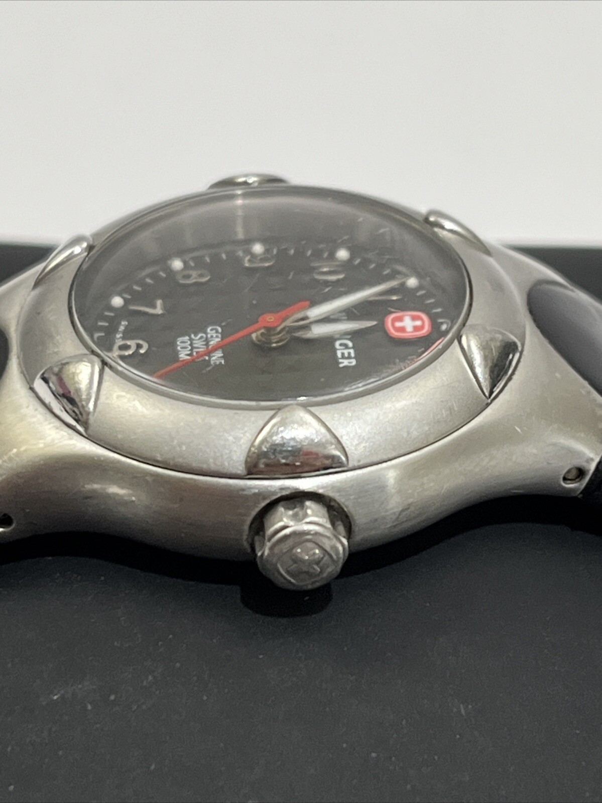 Wenger SWISS ARMY Women Dive Watch 100 MTR W/ New Battery Working Great!