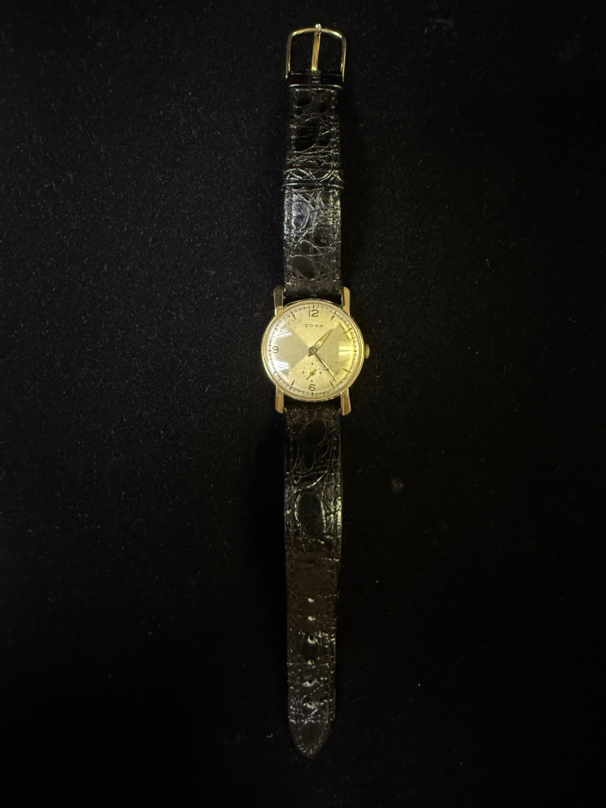 Vintage DOXA 14K Solid Gold Men’s Dress Watch – Classic Elegance & Swiss