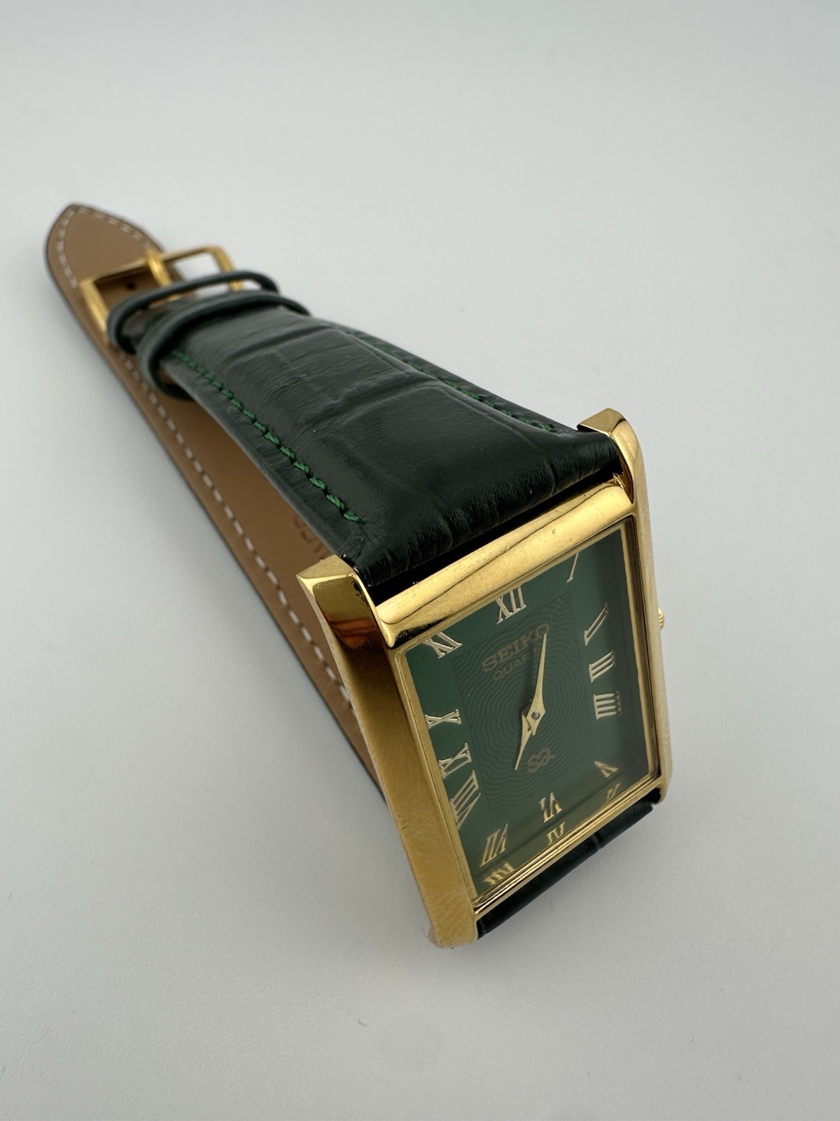 GREEN Vintage Seiko Slim Quartz Men’s Wrist Watch