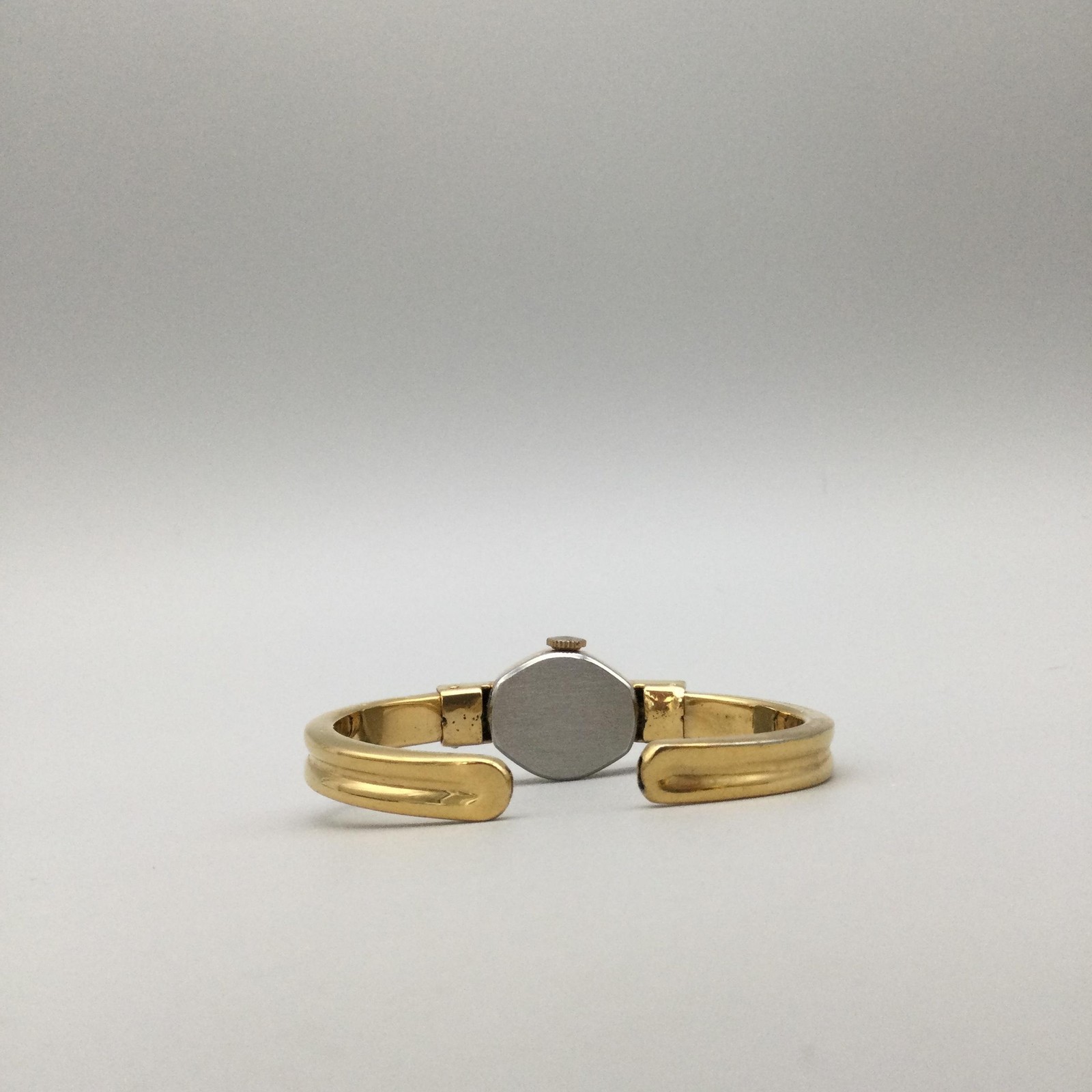 Superette Bangle Bracelet Watch Womens 17mm Gold Tone Swiss Mande Manual Wind
