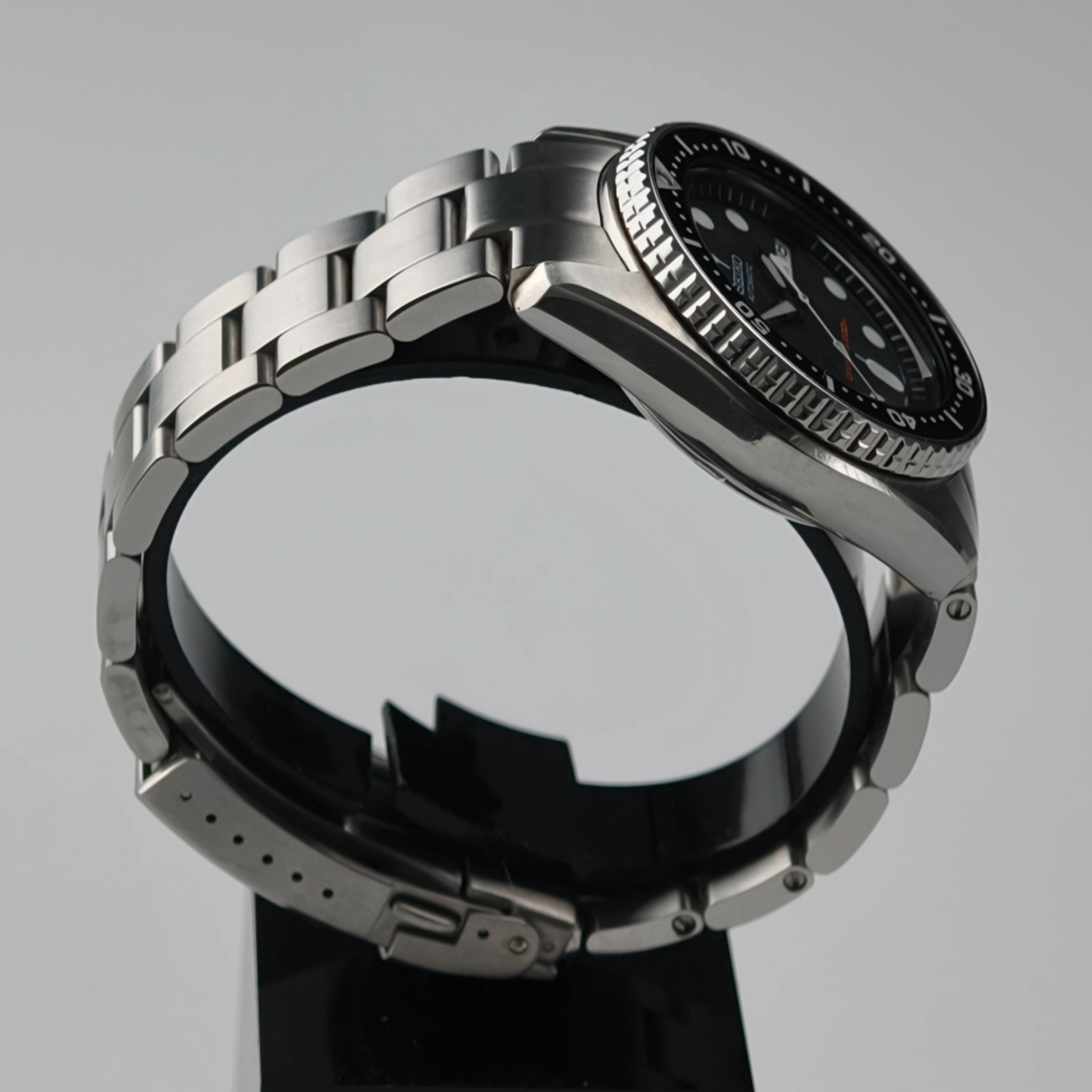 Seiko SKX013 7S26-0030 Midsize Automatic Diver Watch – High-End MiLTAT Strap