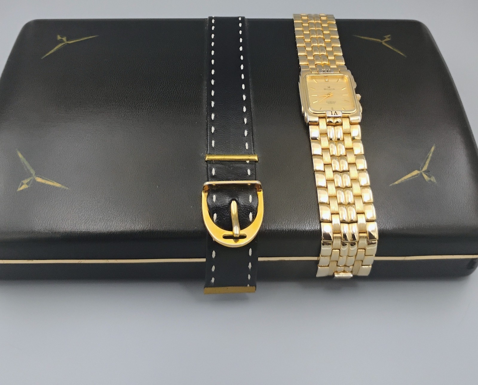 Stunning Vintage Bulova Diamond Quartz Running Mens Watch 3063-5020 AO 18k Gold