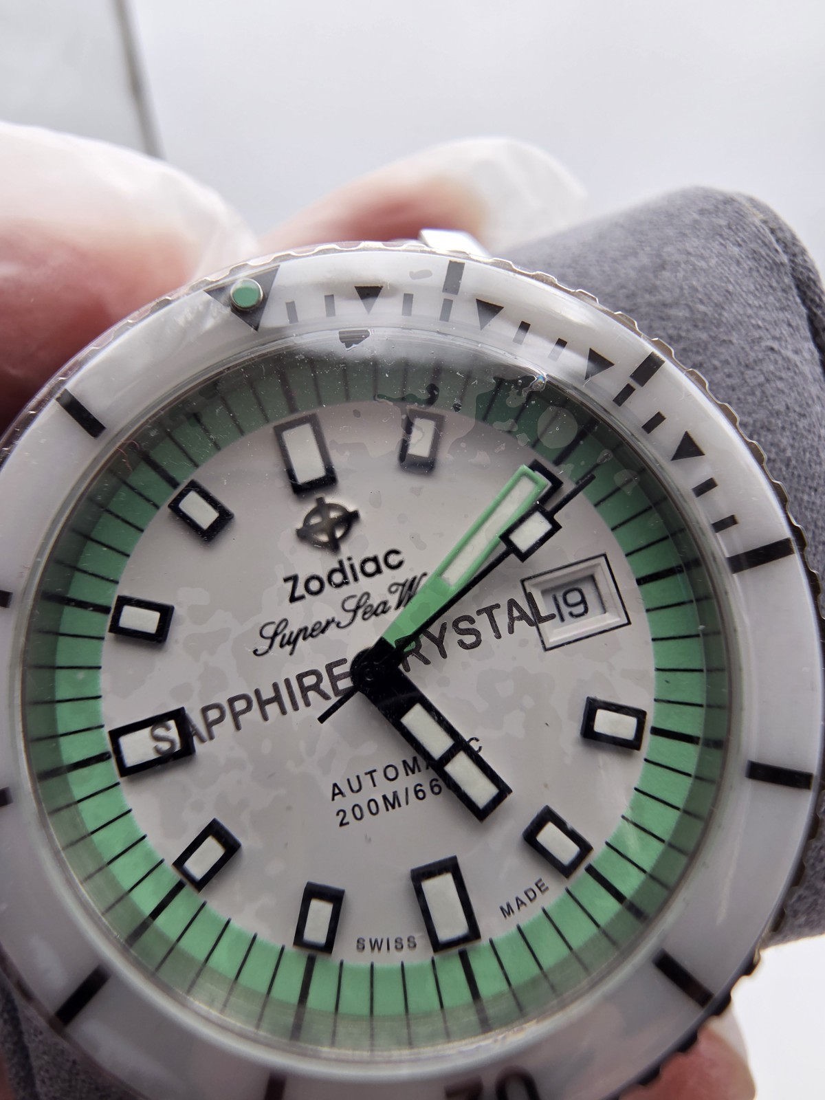Zodiac Super Sea Wolf Automatic Diver 200m White/Green Dial White Strap Date