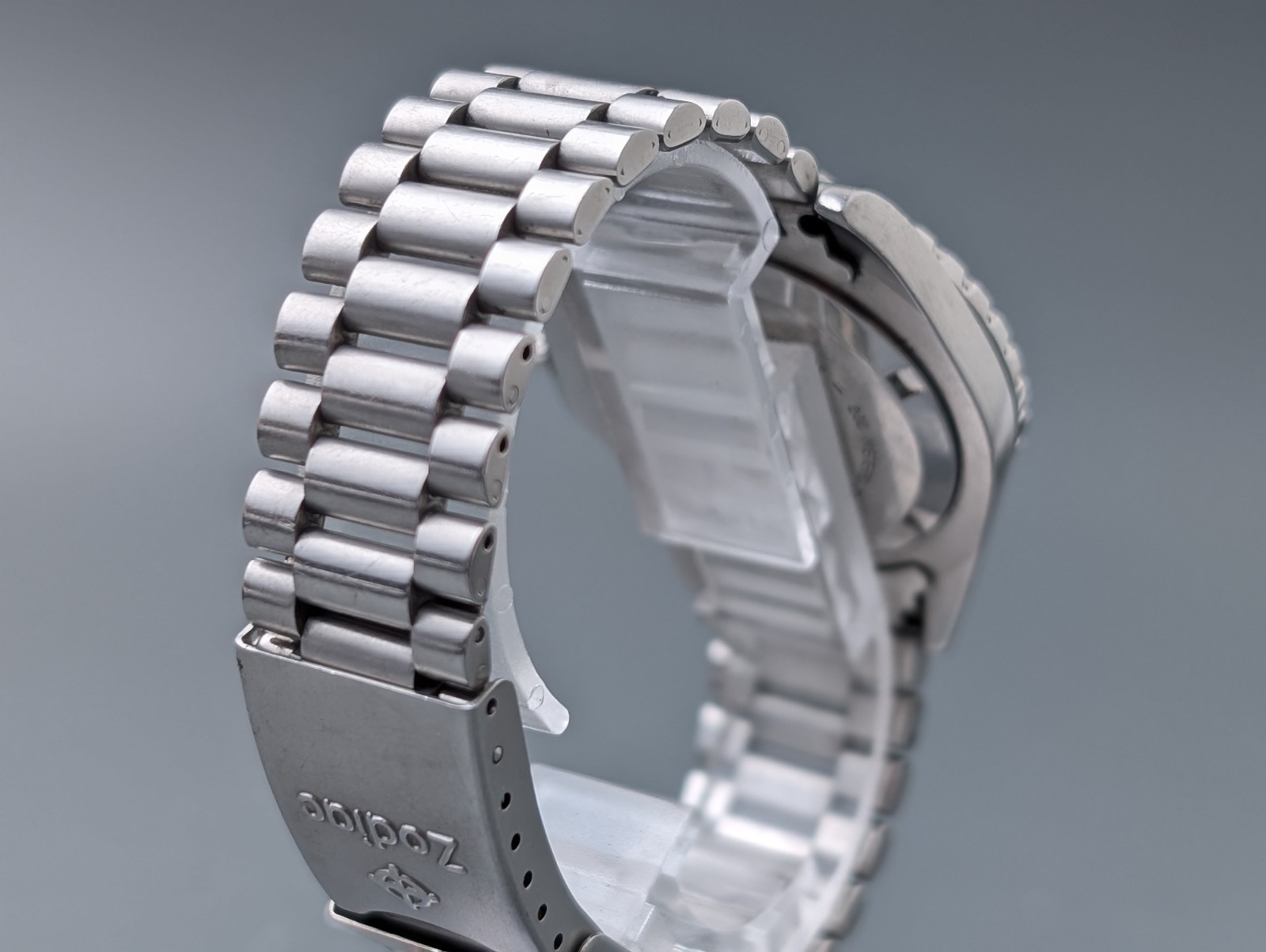 Zodiac Professional 200m 213.21.05 Quartz Men’s Watch Vintage 35mm