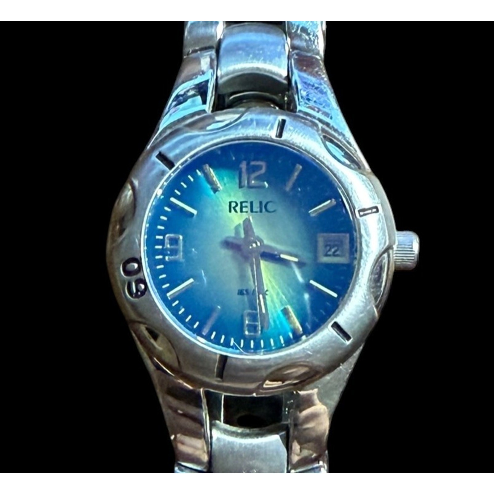 Relic Women’s Quartz Watch Silver Tone Bracelet Blue Green Dial Date Display