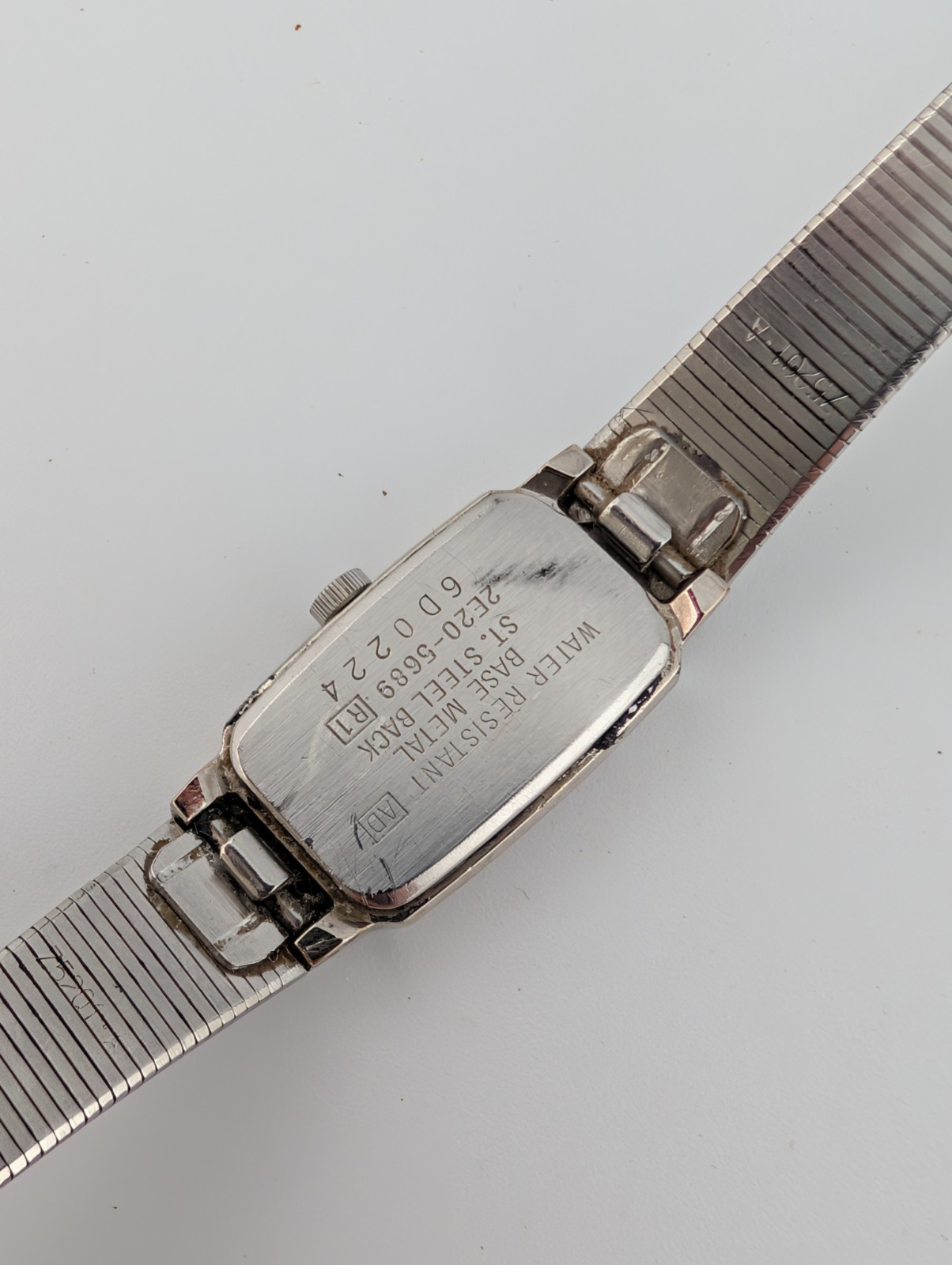 Vintage Seiko Watch Women 13mm Case Silver 6.75″ Band 2E20-5689 New Battery