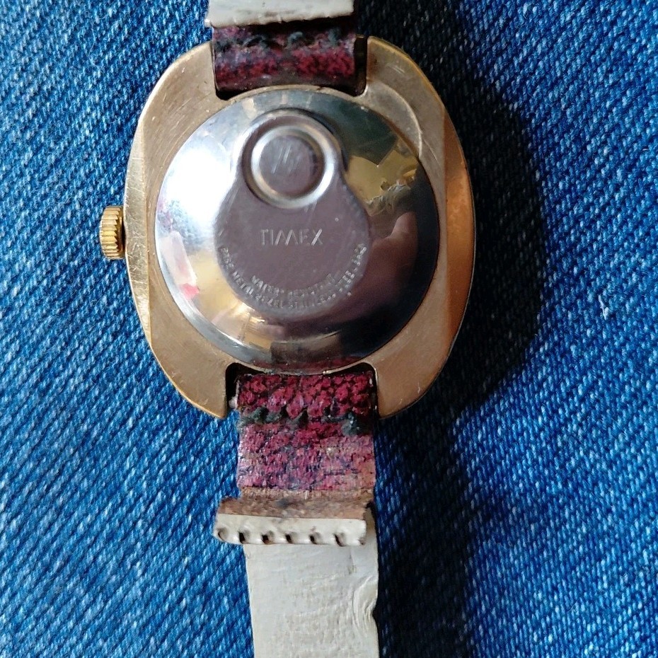Vintage 70s Timex Electric Ladies Watch – Burgundy Dial & Gold Hobnail Bezel