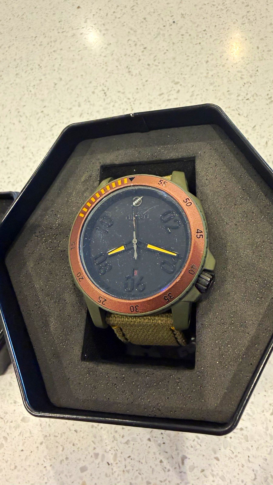 Boba Fett Nixon Ranger LTD Star Wars Quartz 100m Analog Green Canvas Strap Box