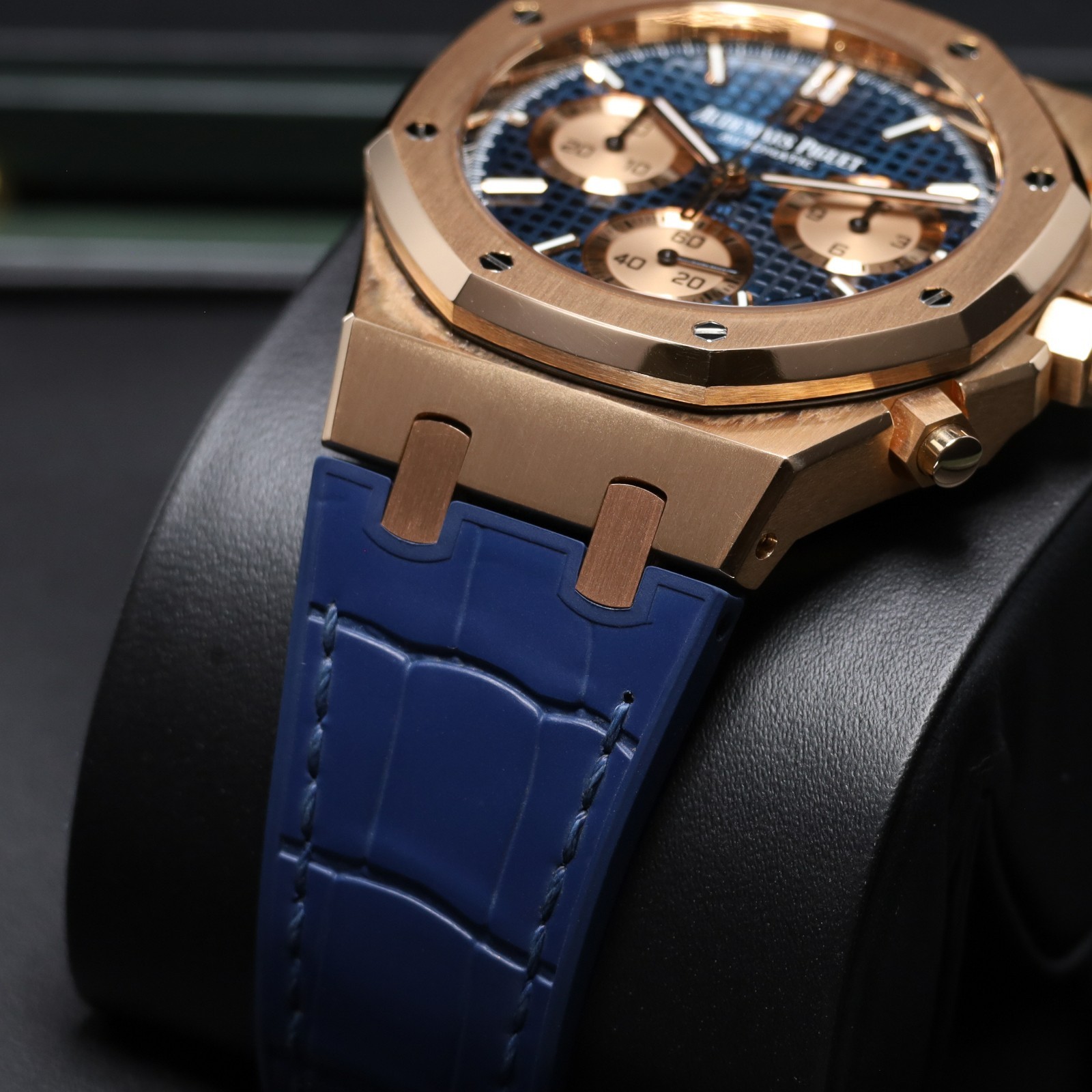 Audemars Piguet Royal Oak 41mm RG Blue Tapisserie Rubber 26239OR