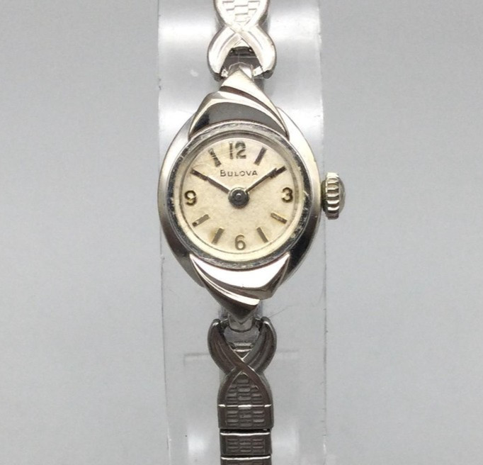 Vintage Bulova Womens Watch 13mm Cream Dial Stainless Manual Wind Stretch Band