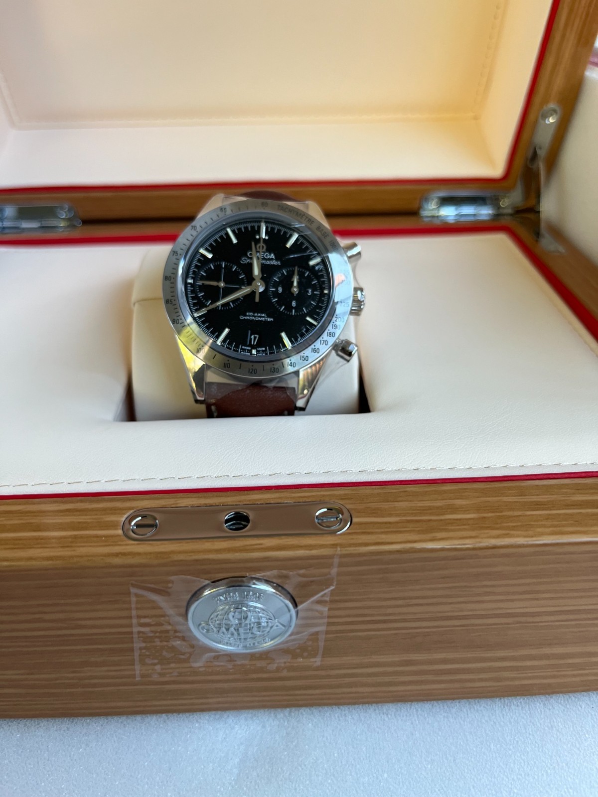 Speedmaster ’57, steel on leather strap 41.5 mm, Co-Axial calibre 9300