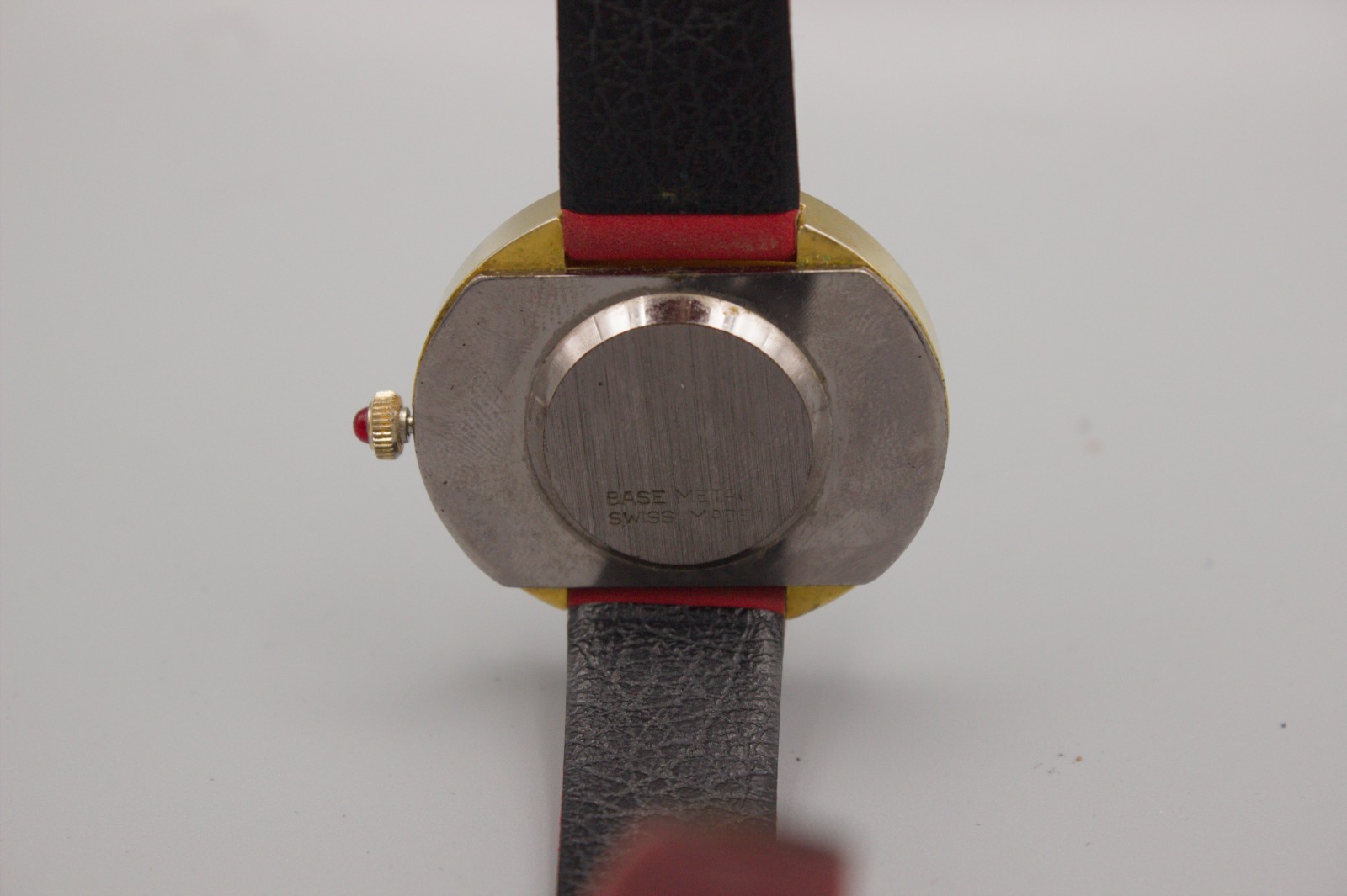 Sheffield Swiss Made M-1 Oval 38mm Red Dial Manual Wind Running Vintage