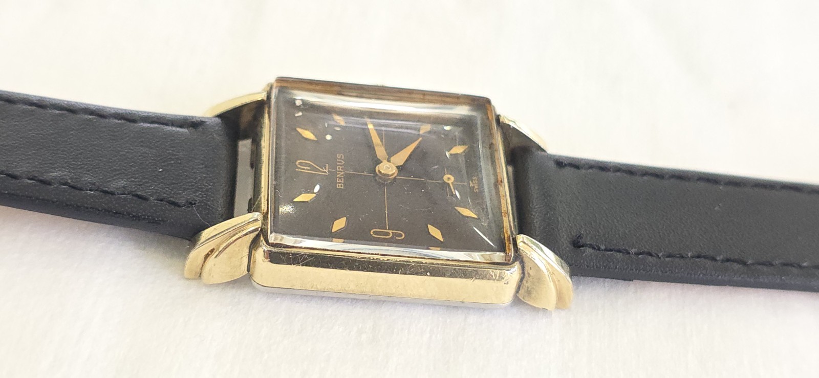 Vintage Benrus Crosshair Brown Dial Cal DM21 Men’s 26mm Wind Up Tank Watch