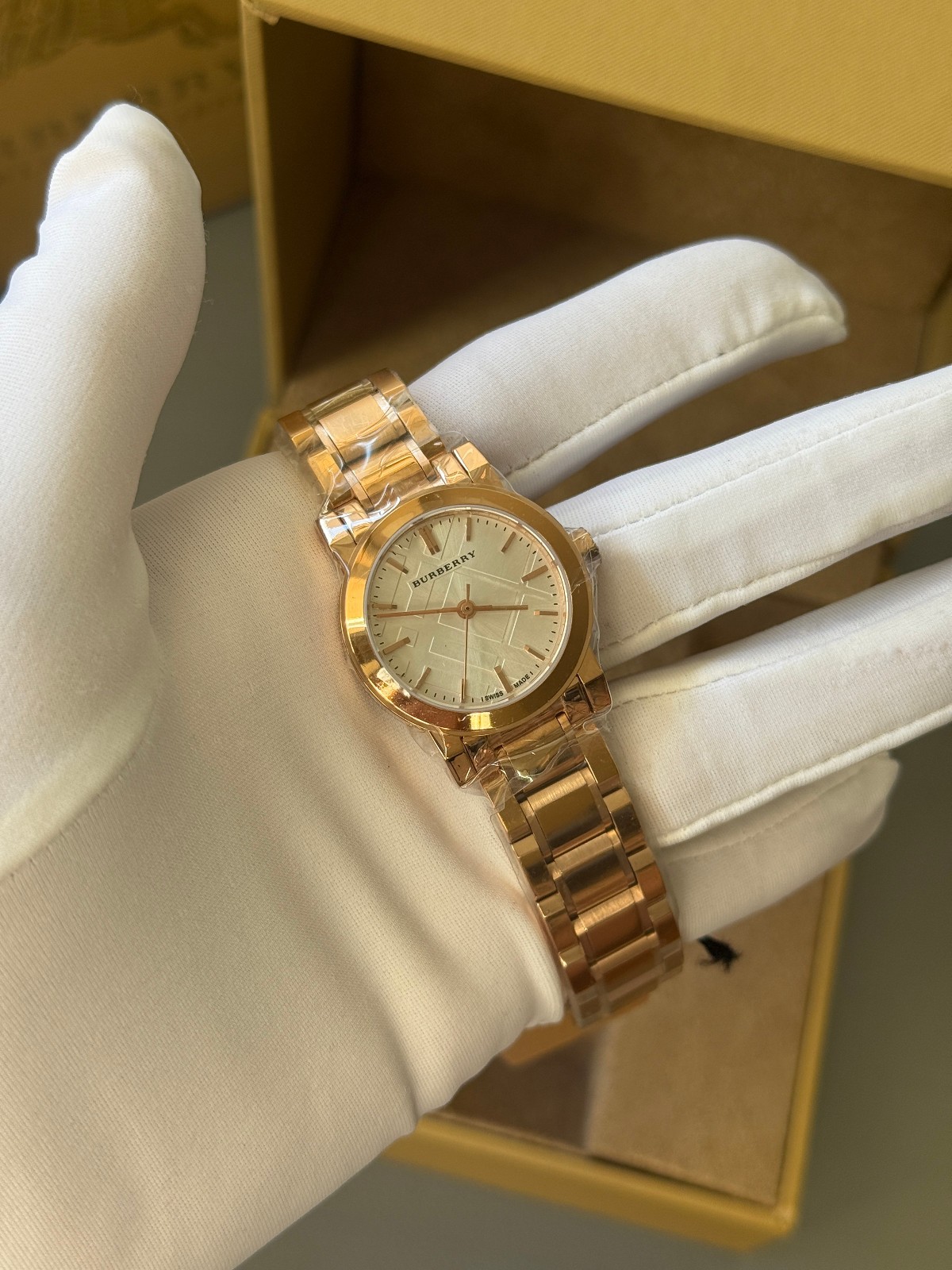 Brand New Burberry The City BU9204 Rose Tone Stainless Steel 26 mm Women’s Watch