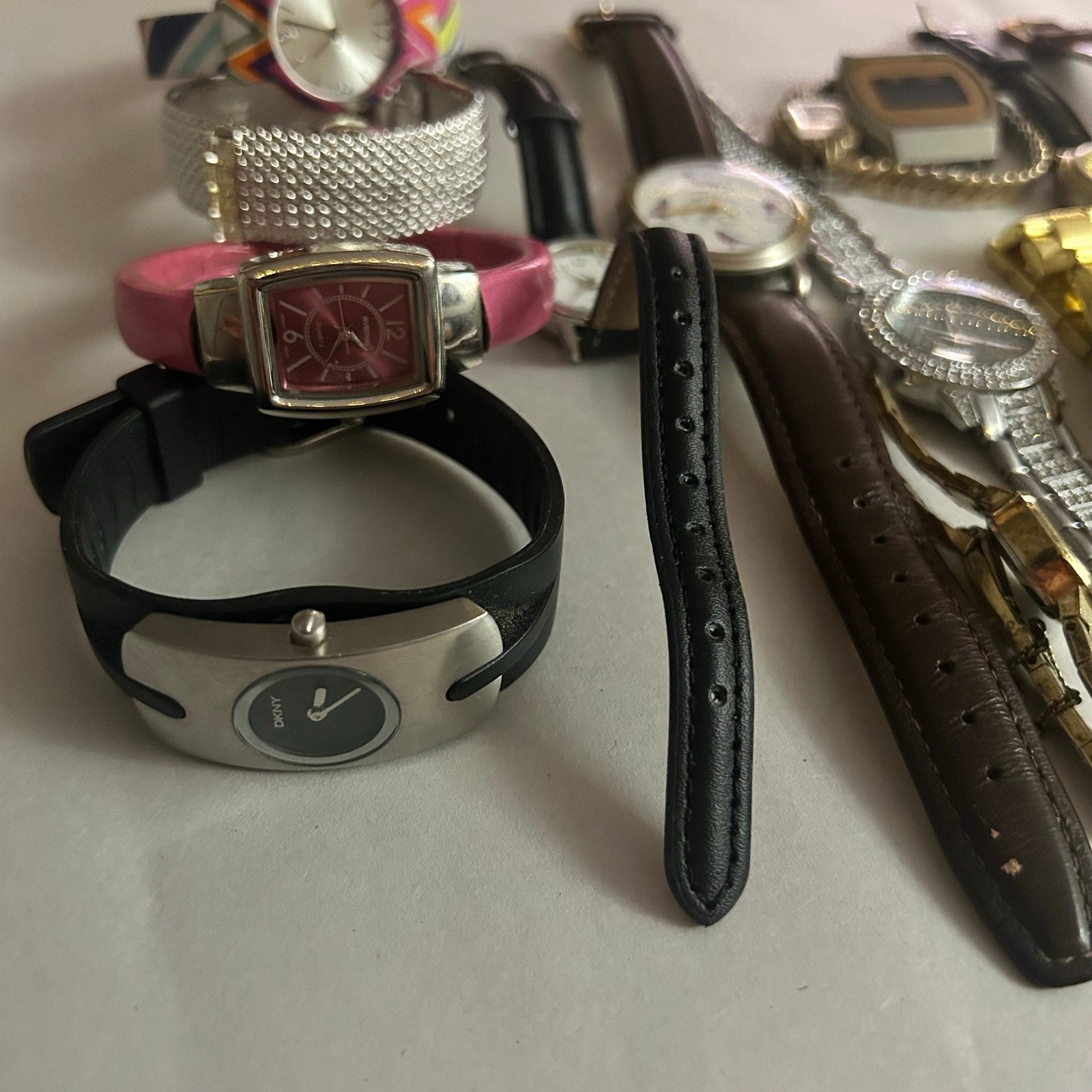 Assorted Watches Used Not Working For Parts Or Pieces lot 8