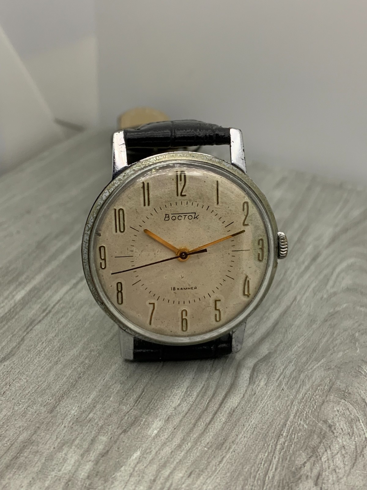 Vintage Soviet Men’s Watch Wostok CCCP Vostok 2209 Mechanical Wristwatch USSR