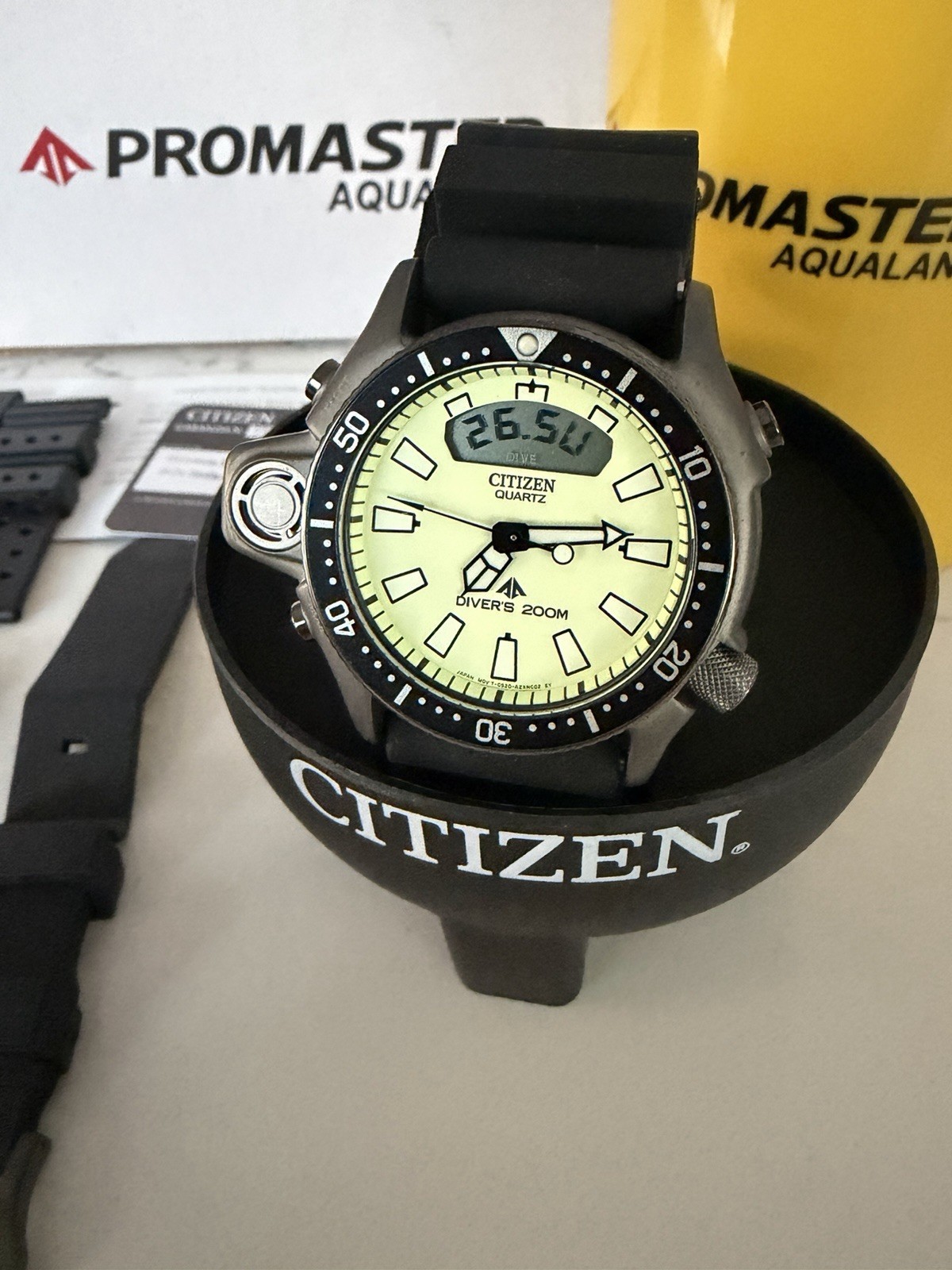 Citizen Promaster Aqualand Full Lume Dial JP2007-17W LK/NW B/P Straps Scuba Case