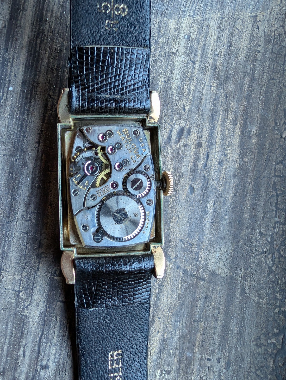 Bulova His Excellency Tank Manual 21j USA made Kreisler Lizard band Running 1948