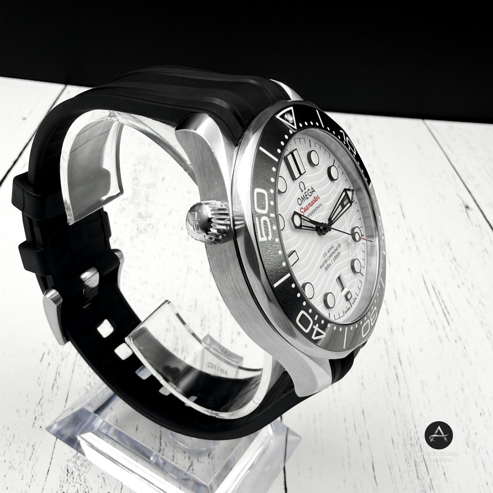 2025 OMEGA Seamaster Diver 300M White Dial 210.32.42.20.04.001 | Box & Papers