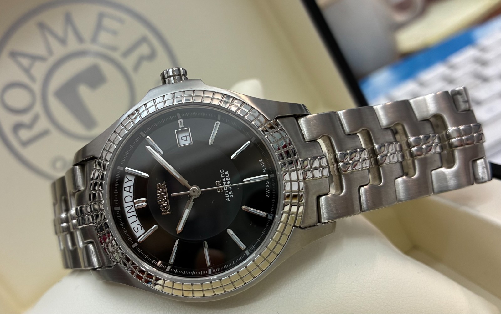 Roamer Automatic Mens Swiss Made Sapphire Date Analog Wrist Watch Ref. 202758