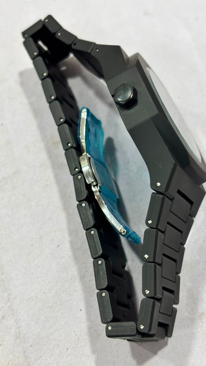 Black Analog Wrist Watch For Men Arabic Numeral Dial Black Metal Bracelet Watch