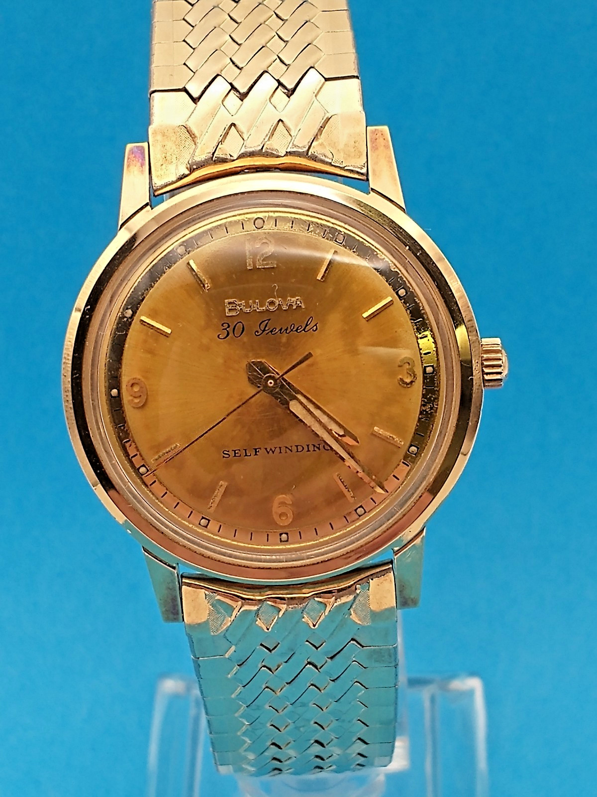 BULOVA Vintage 1966 30 Jewels Self Winding 14k Goldplate Bezel & Band, Running