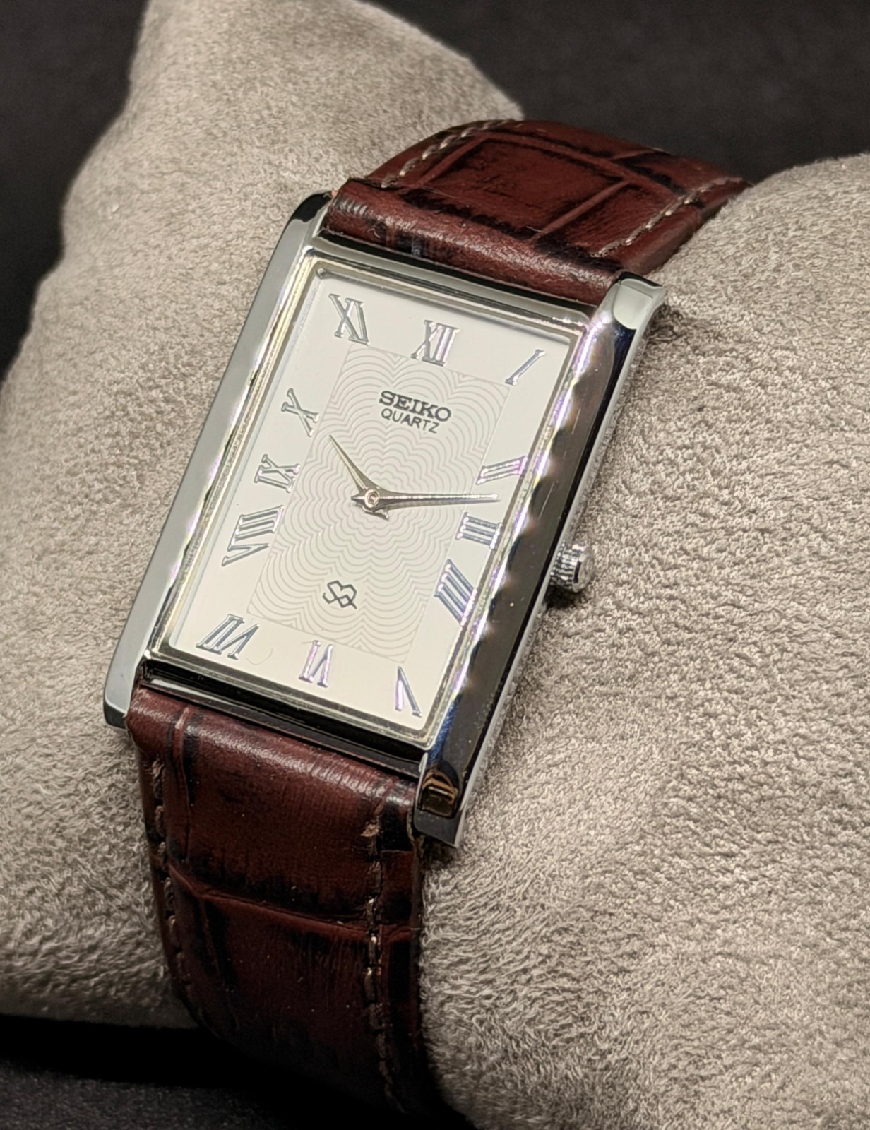 Rare Vintage Seiko Slim Quartz Men’s Wrist Watch