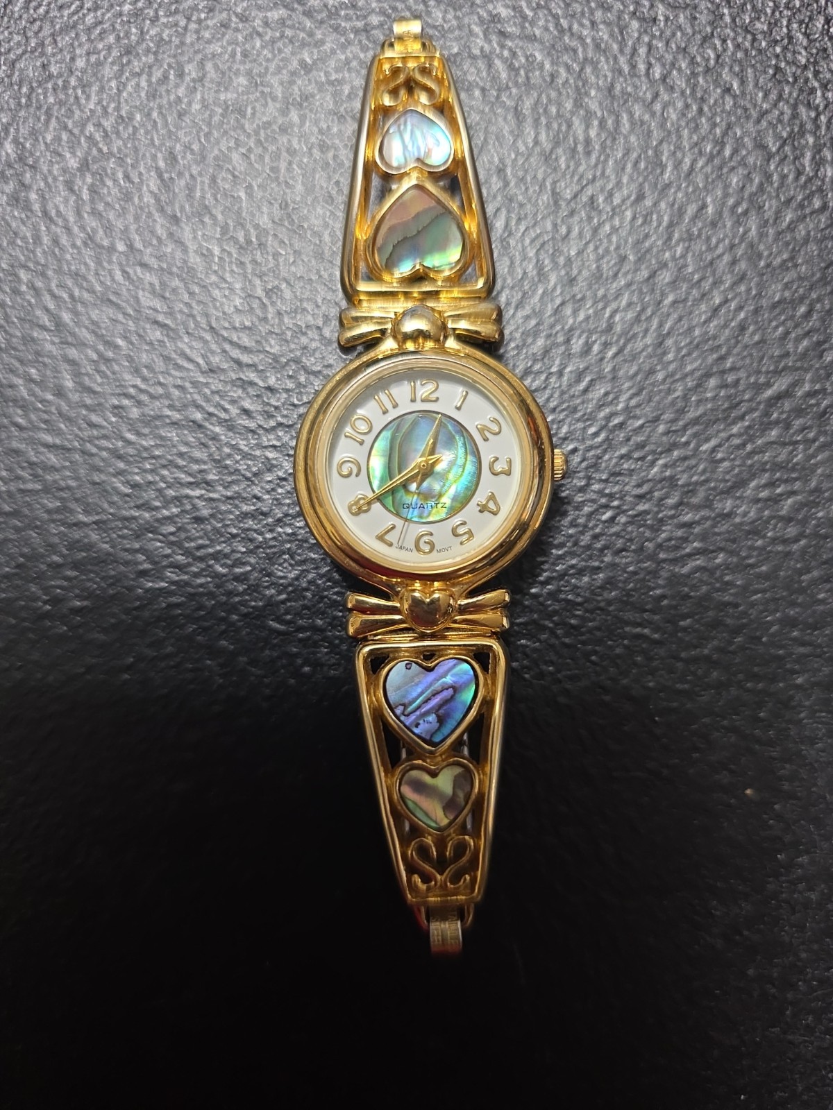 Vintage Avon Abalone Shell Heart Quartz Gold Toned Watch Mother Of Pearl