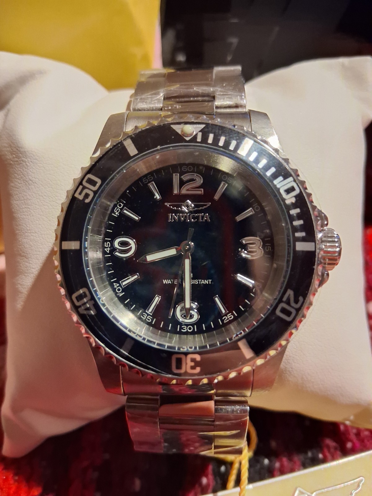 Invicta Pro Diver Men’s Quartz Watch Black Dial SS Bracelet 50m w/Box