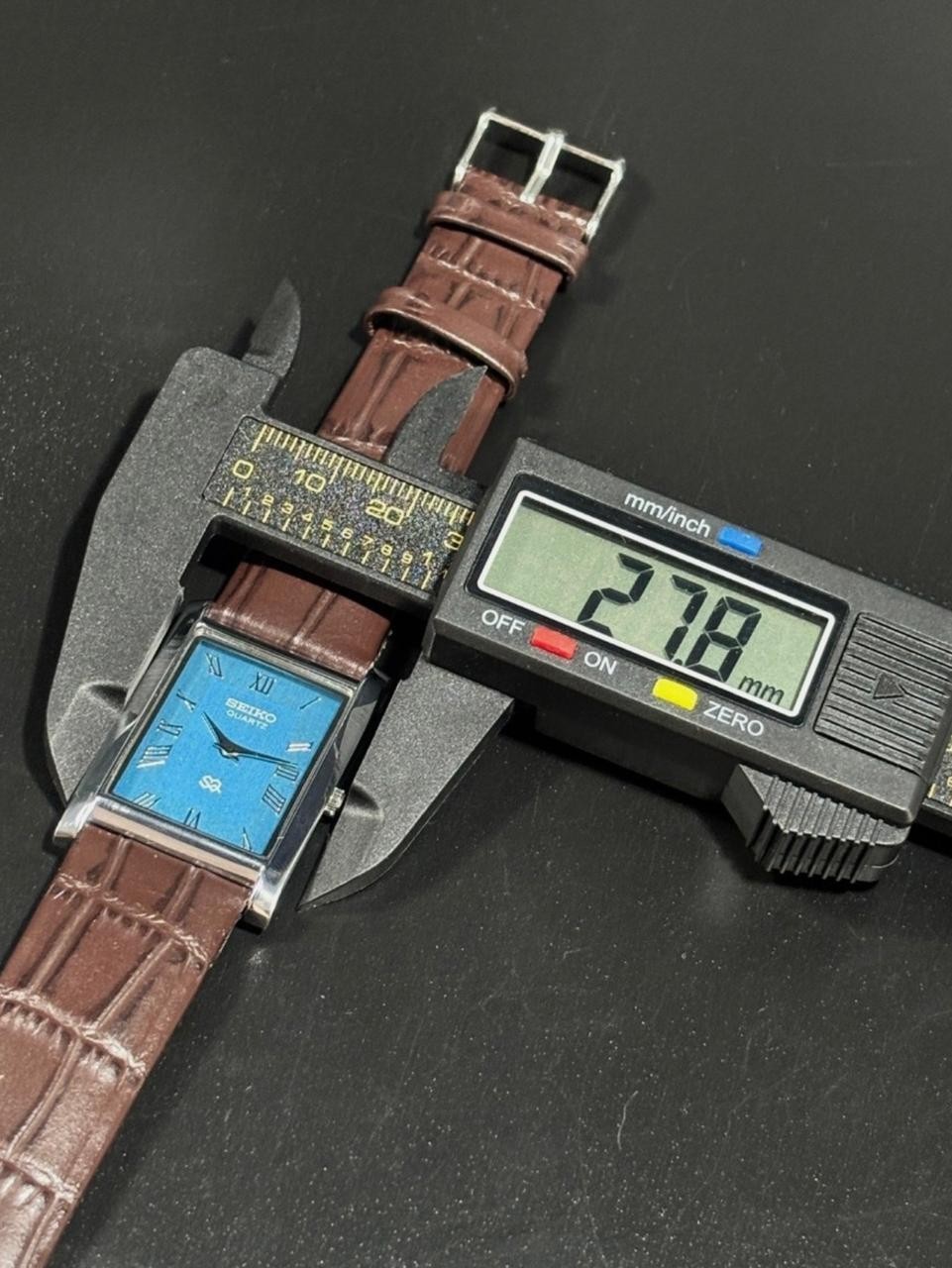 Vintage Seiko Slim Quartz Men’s Wristwatch With Free DDP Shipping
