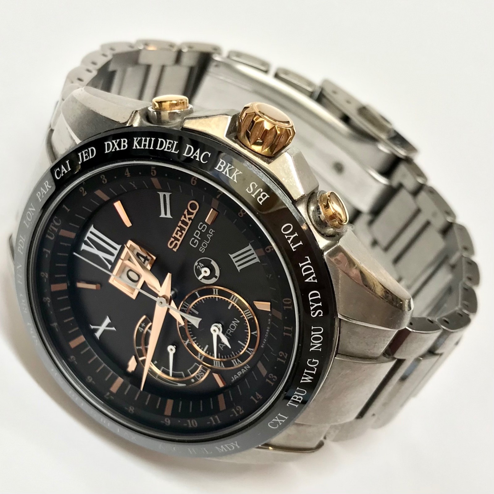 Seiko Astron 8X42 GPS Solar Big-Date Mens Sapphire Set 10 BAR Watch