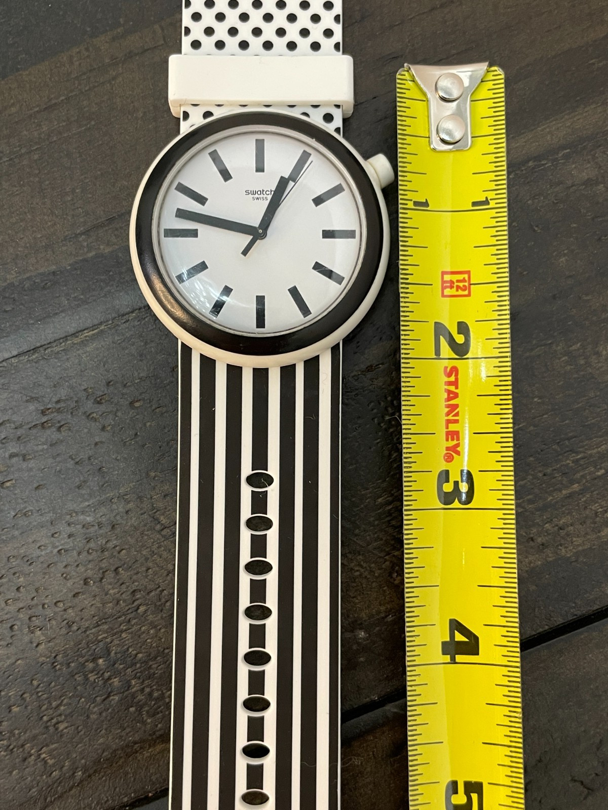 Swatch Striure SUON130 41mm Blue and White Striped Silicone Watch Swiss Working