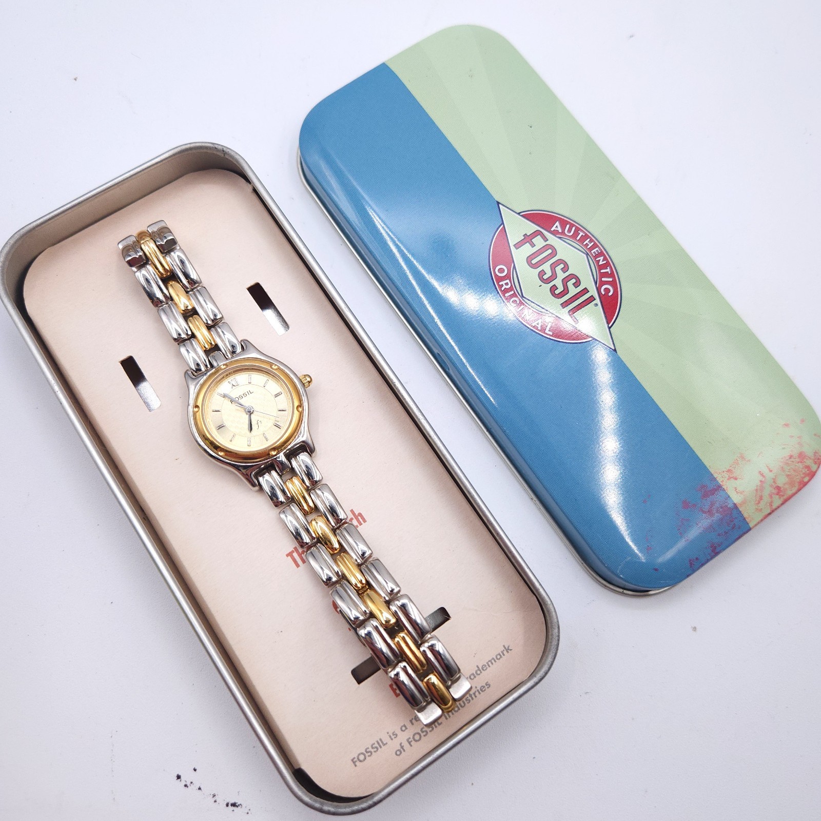 Fossil F2 ES-8775 Water Resistant Quartz Analog Ladies Watch IN OG TIN Sz. 9.5″