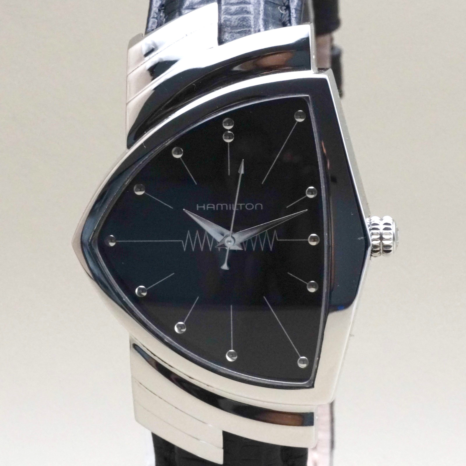 Hamilton Ventura H244112 Quartz Men’s Watch 32mm Black Dial with Box Paper